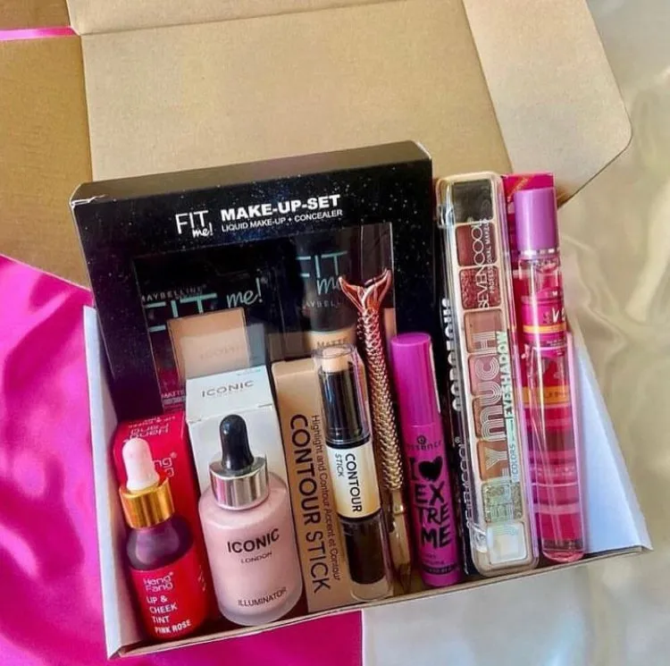 10 in 1 Exclusive Deal Box 02
