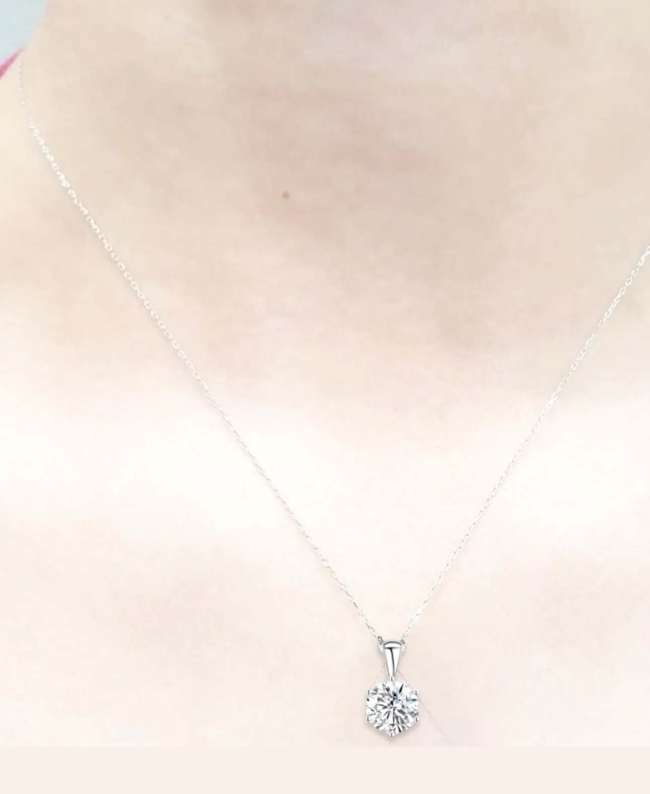 1.15ct H VS2 Round Center Solitaire Diamond Necklace 18kt IGI Certified