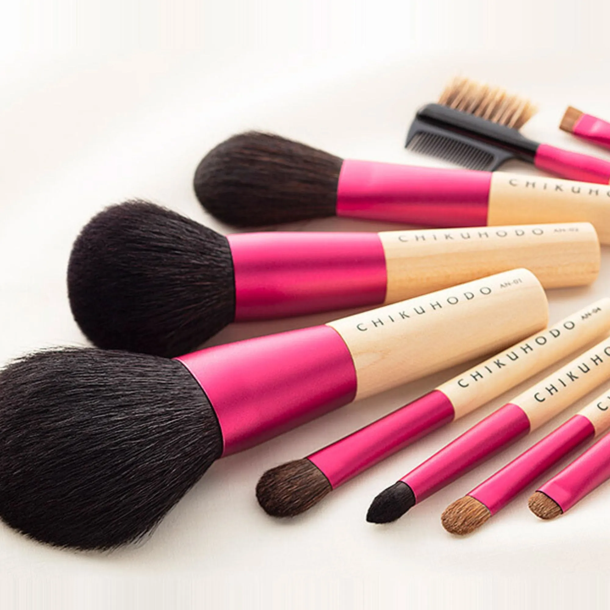 Chikuhodo 8-Brush Set, Anne Series (S-AN-8)