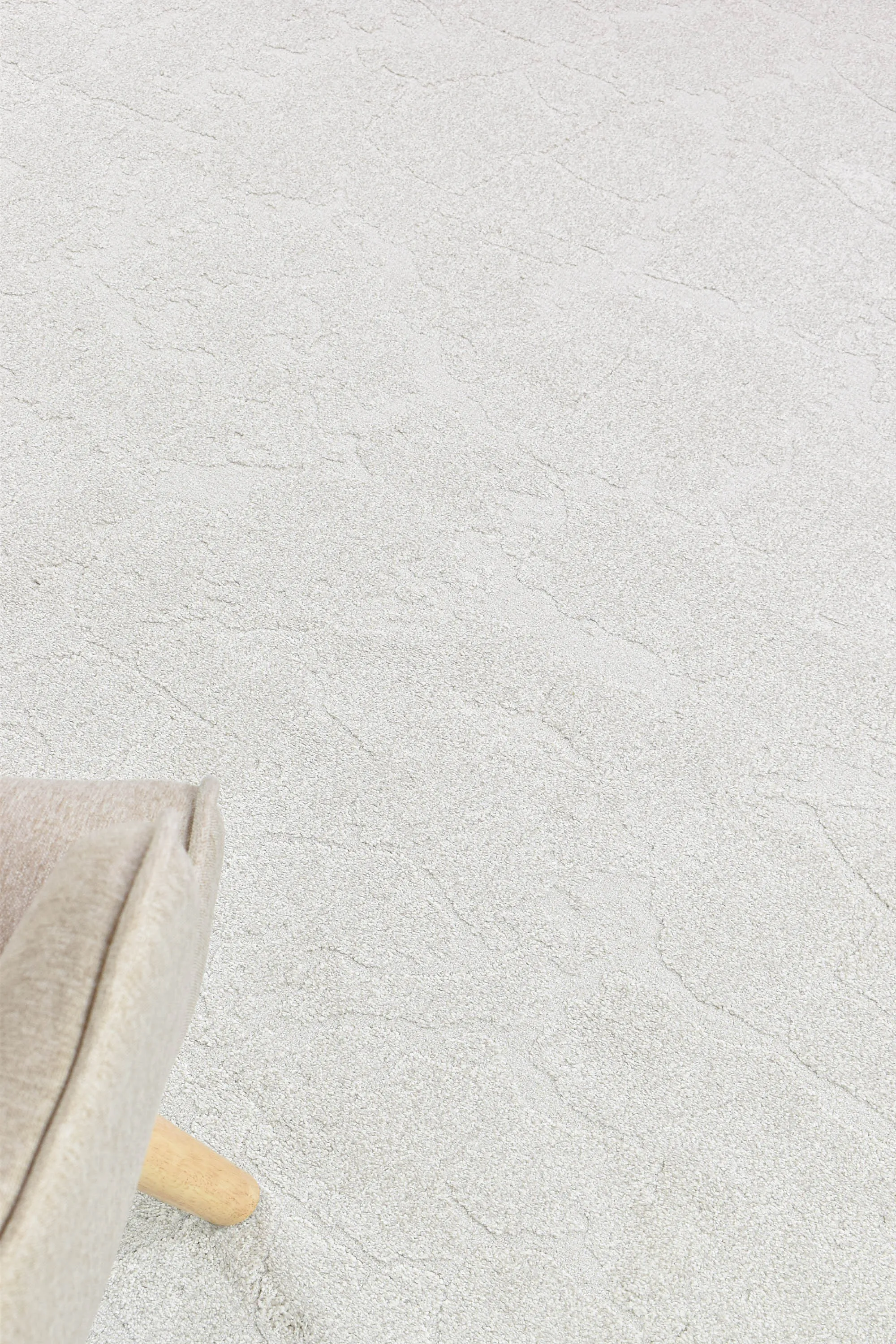 Contour White Agate Rug