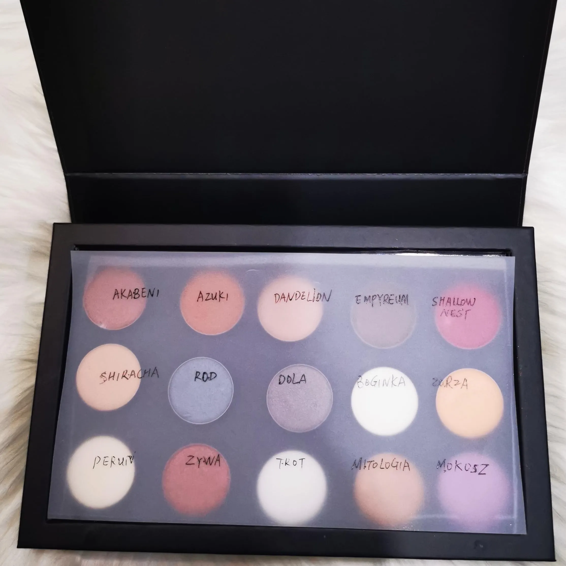 Coosei 4-Layer Book Shaped Magnetic Eyeshadow Palette Empty Makeup Storage Box For Eyeshadow Lipstick Blush Powder extra large big space