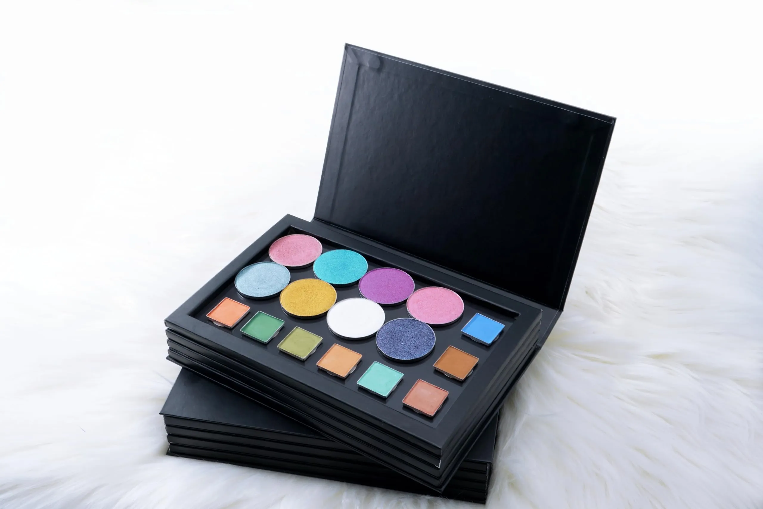 Coosei 4-Layer Book Shaped Magnetic Eyeshadow Palette Empty Makeup Storage Box For Eyeshadow Lipstick Blush Powder extra large big space