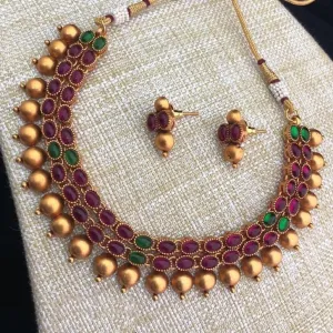 Kemp Style Traditional Neckset with Earrings