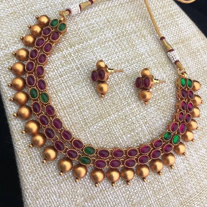 Kemp Style Traditional Neckset with Earrings