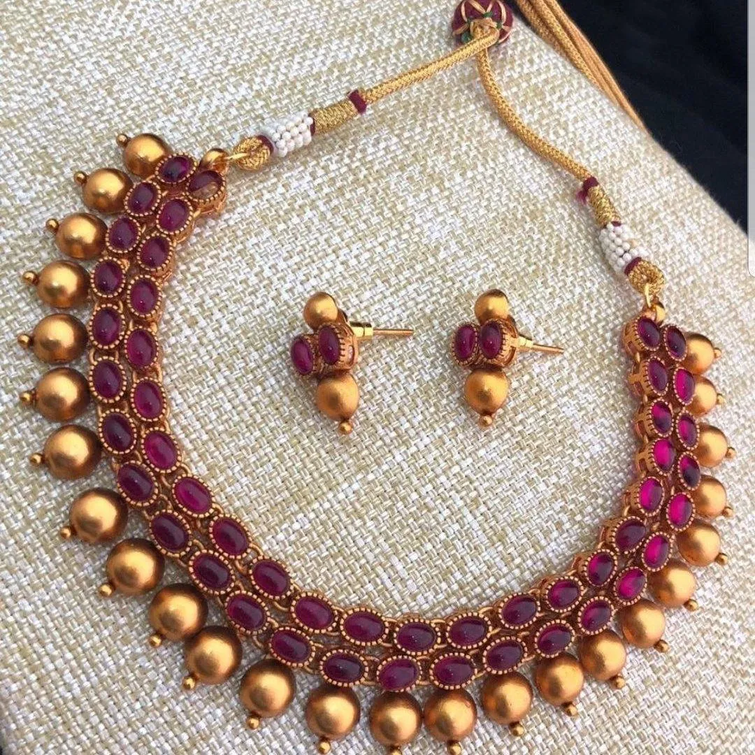 Kemp Style Traditional Neckset with Earrings