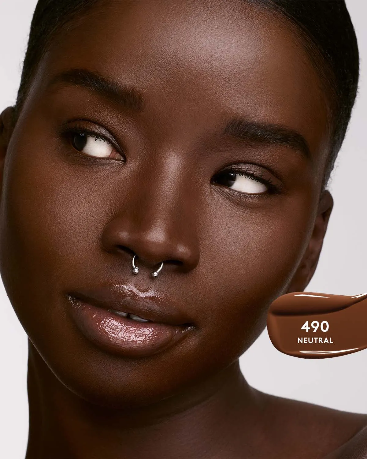 Soft'lit Naturally Luminous Longwear Foundation — 490