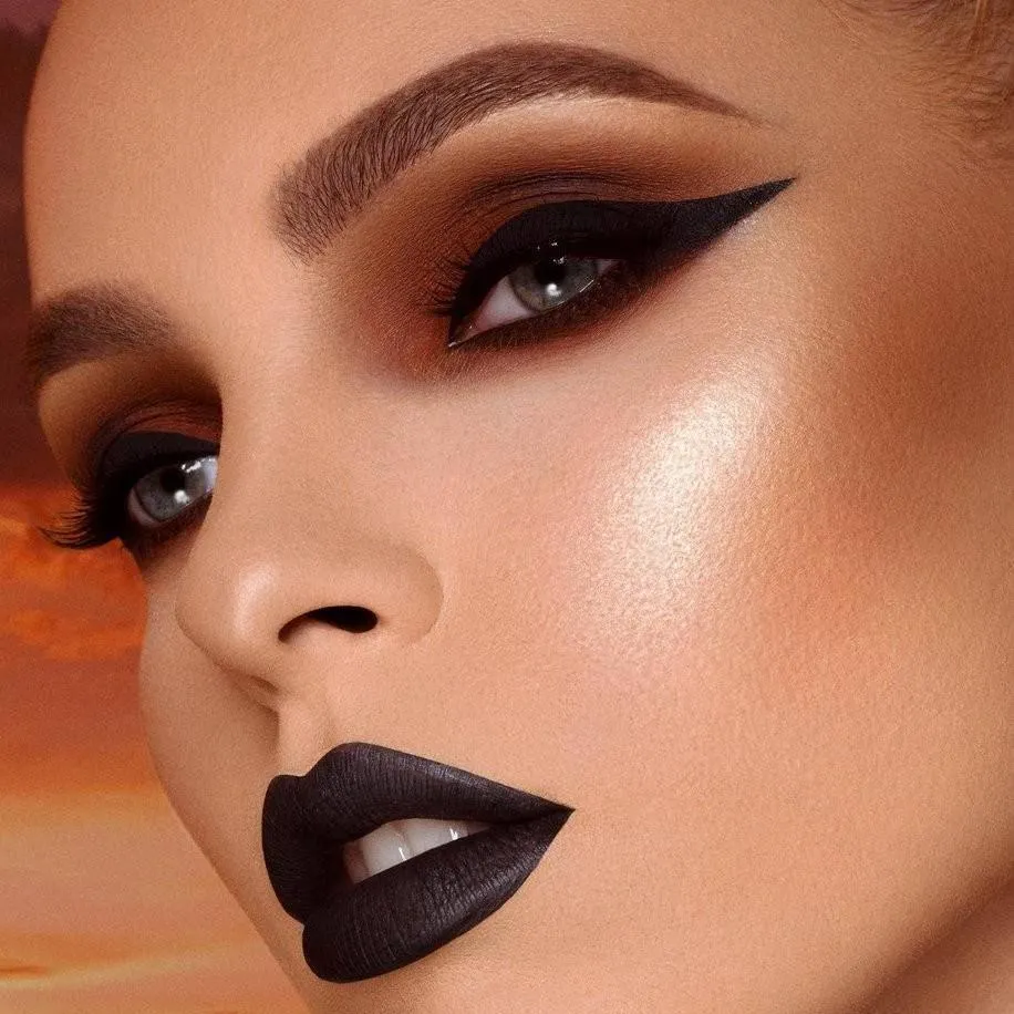 The Royalty II Loose Highlighter