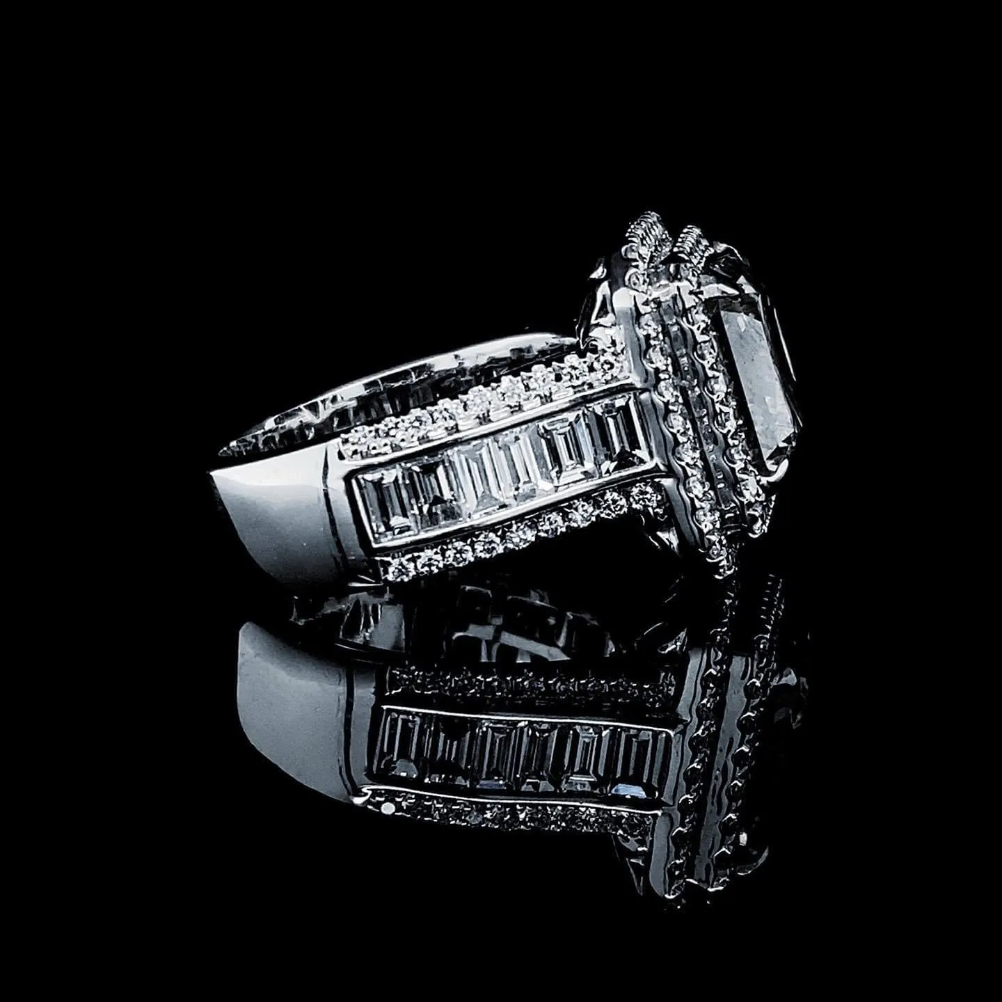 The Stolen LVNA Signatures | Archives 5.00ct Square Radiant Center Diamond Engagement Ring 18kt