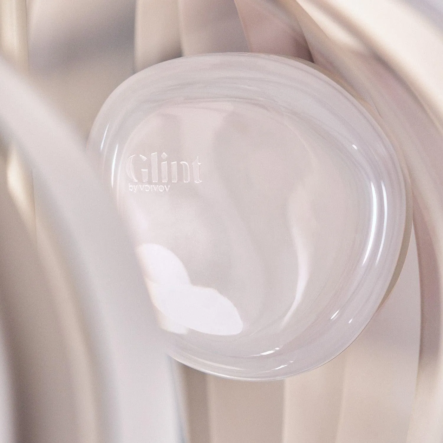 [VDIVOV] Glint by VDIVOV Glint Highlighting Cushion Foundation (2 Colors) SPF 50  PA     15g