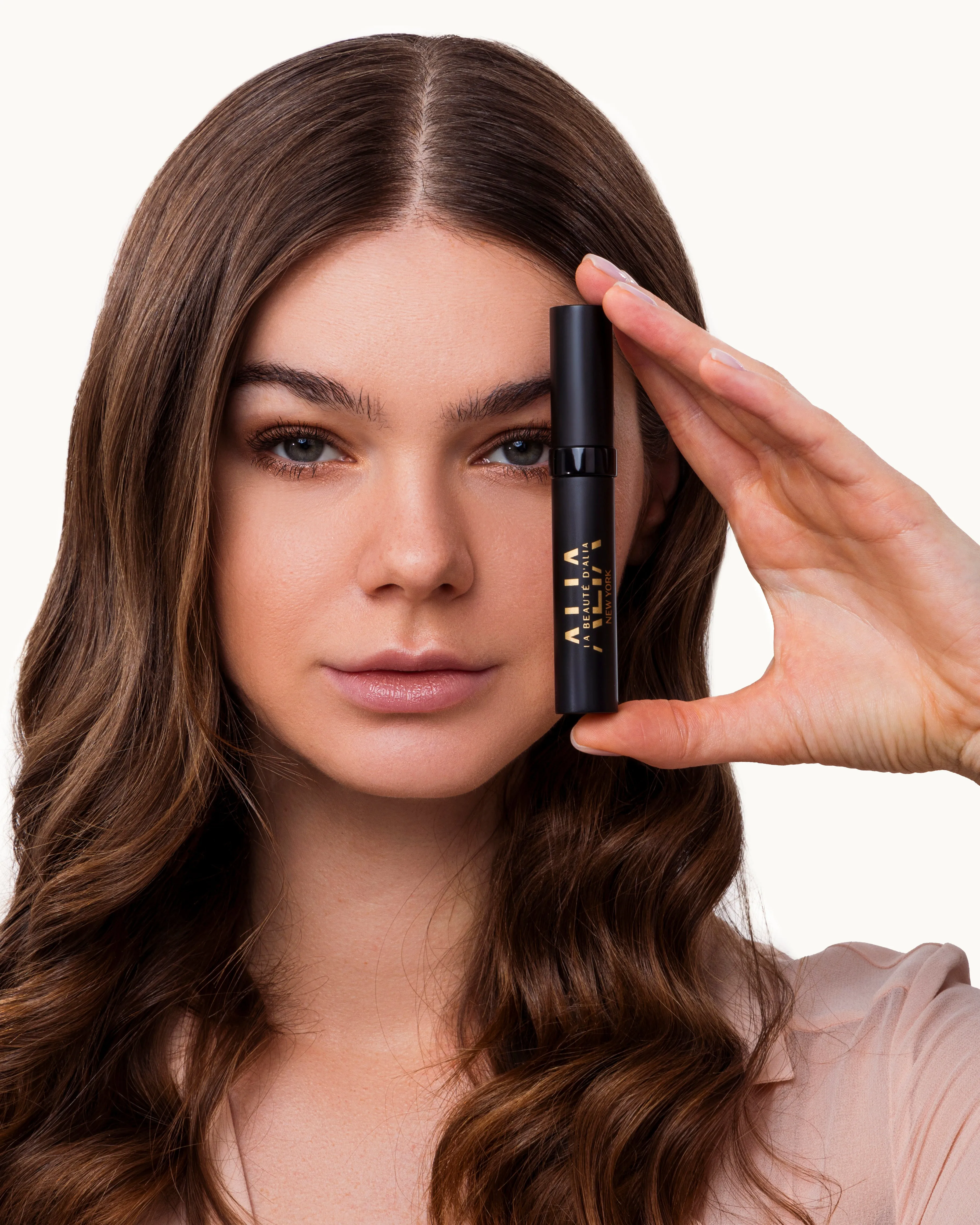 Water-Resistant Mascara: Bold, Lifted, Clump-Free Lashes